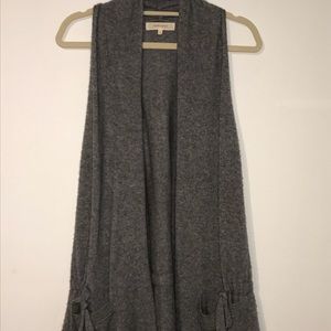 Inhabit sleeveless Cardigan